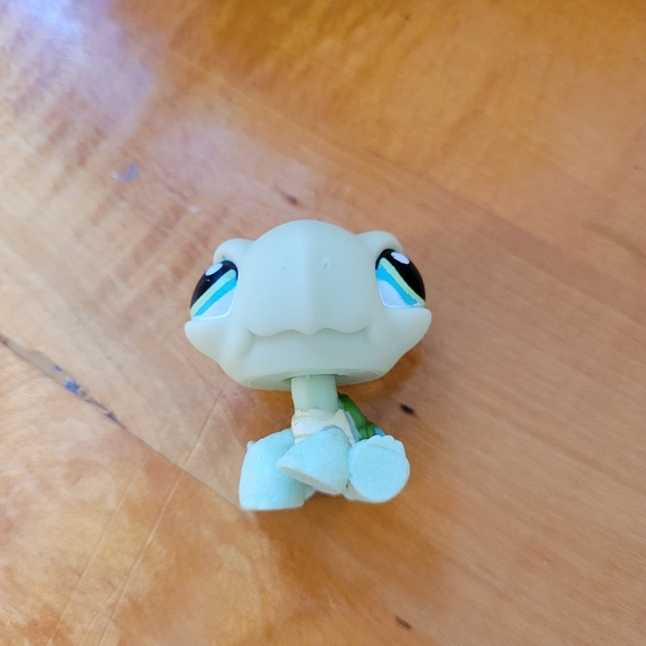 Littlest Pet Shop LPS #321 Turtle Green Blue Eyes 2006 - Picture 12 of 13